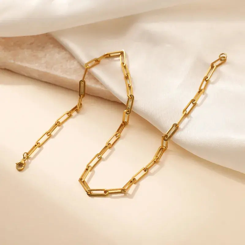 Classic Paper Clip Necklace Paperclip in Gold
