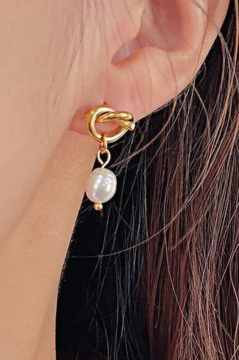 PEARL DROP EARRING