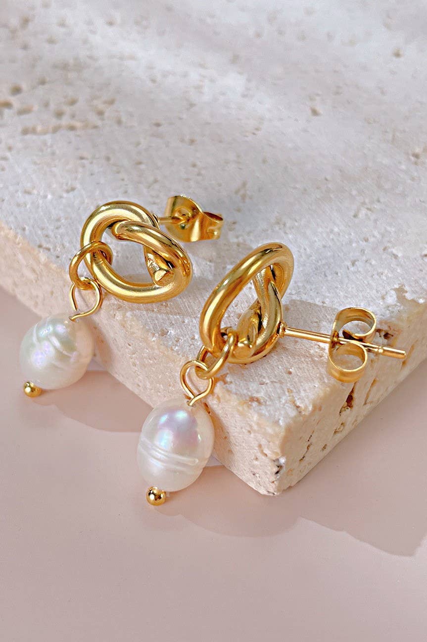 PEARL DROP EARRING