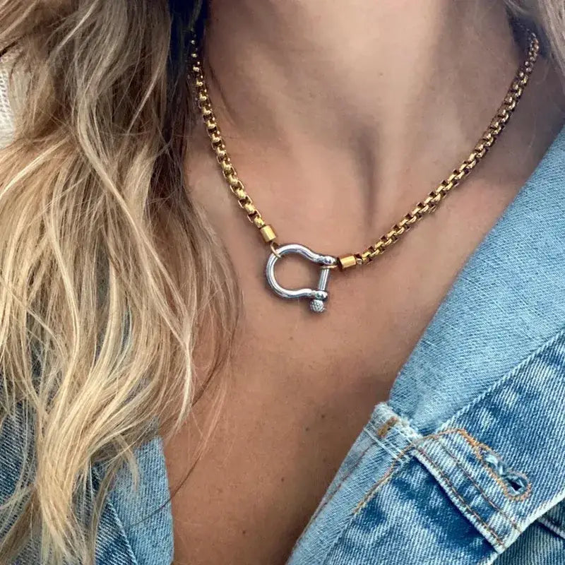 Rope Buckle Chunky Necklace